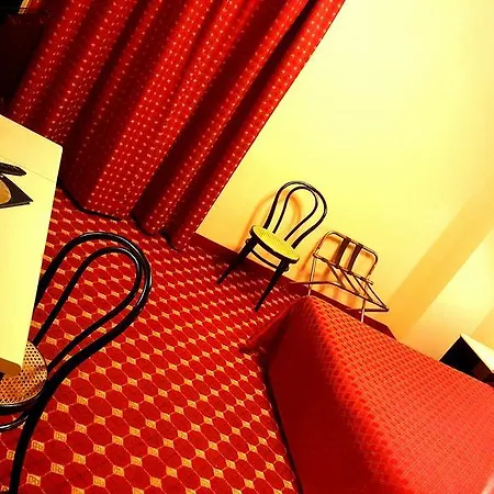 Hinterland 4*